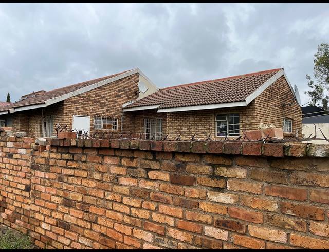 4 BEDROOM FREEHOLD FOR SALE IN EDENVALE CENTRAL